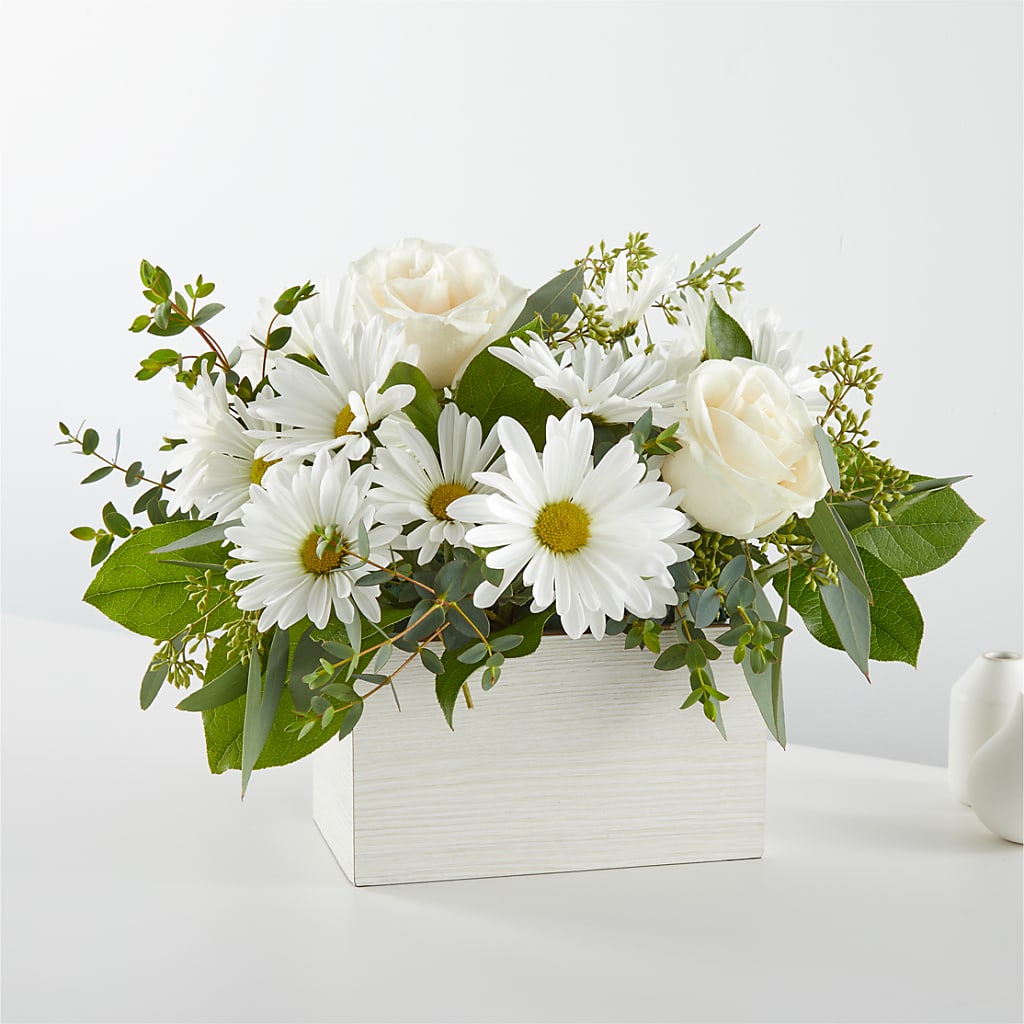Fresh Linen Box Bouquet – Gateway Florist, Rockwood TN