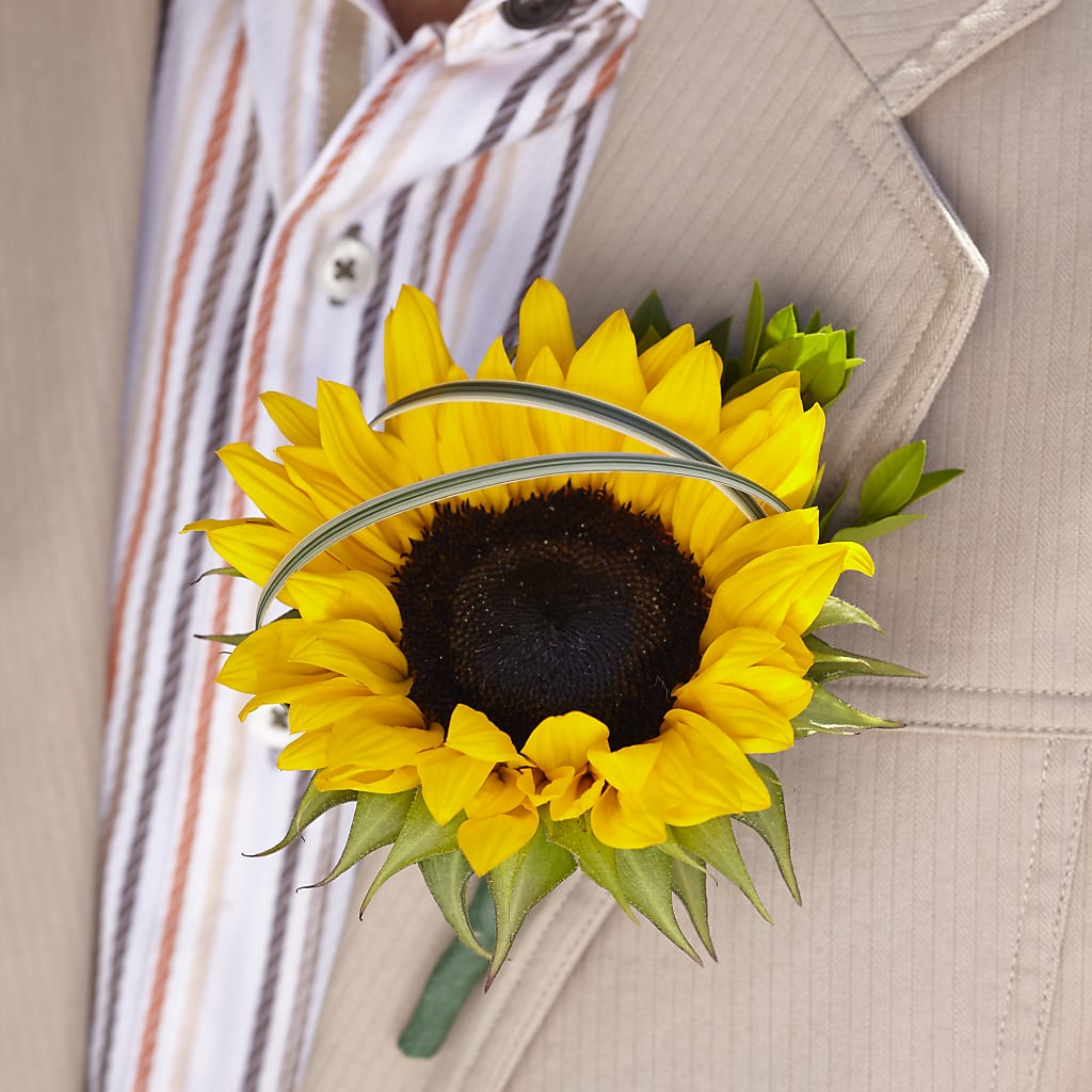 Free Spirit Boutonniere – Gateway Florist, Rockwood TN