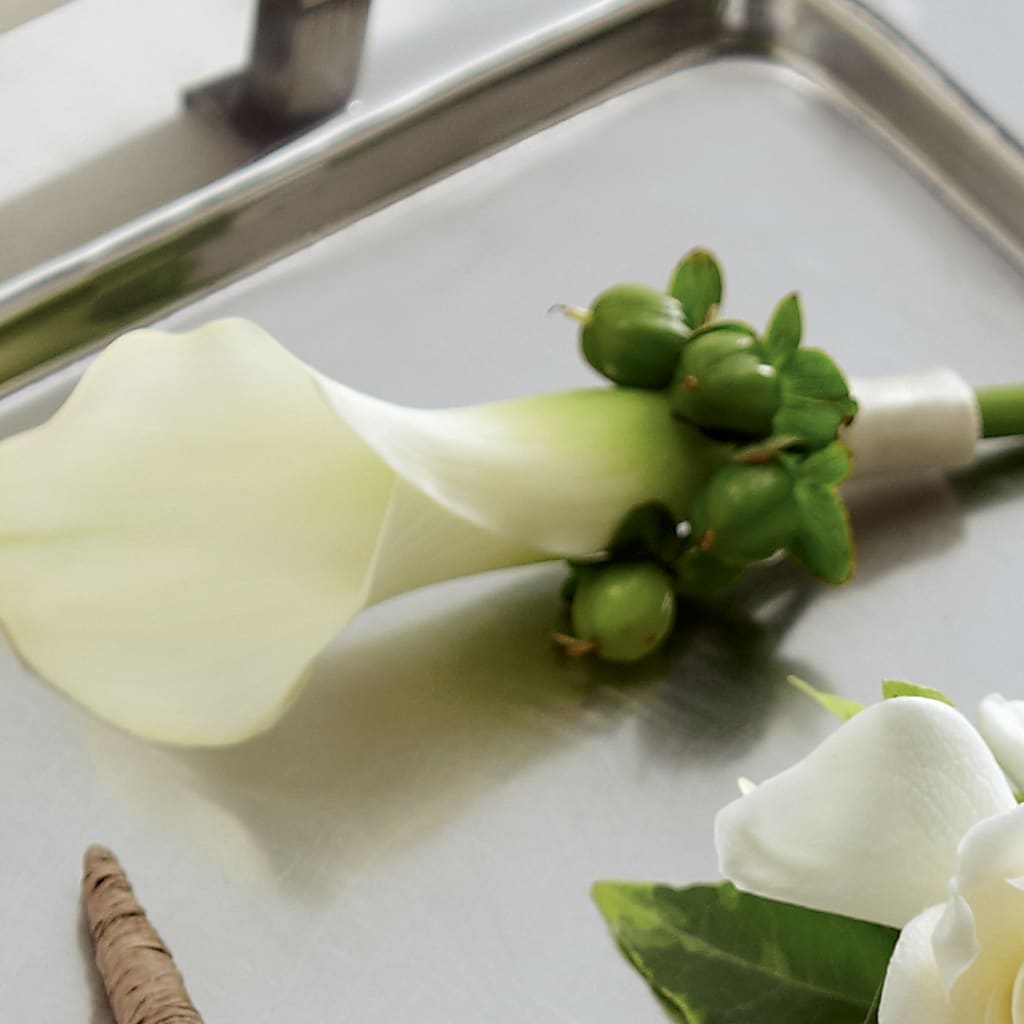White Calla Boutonniere – Gateway Florist, Rockwood TN
