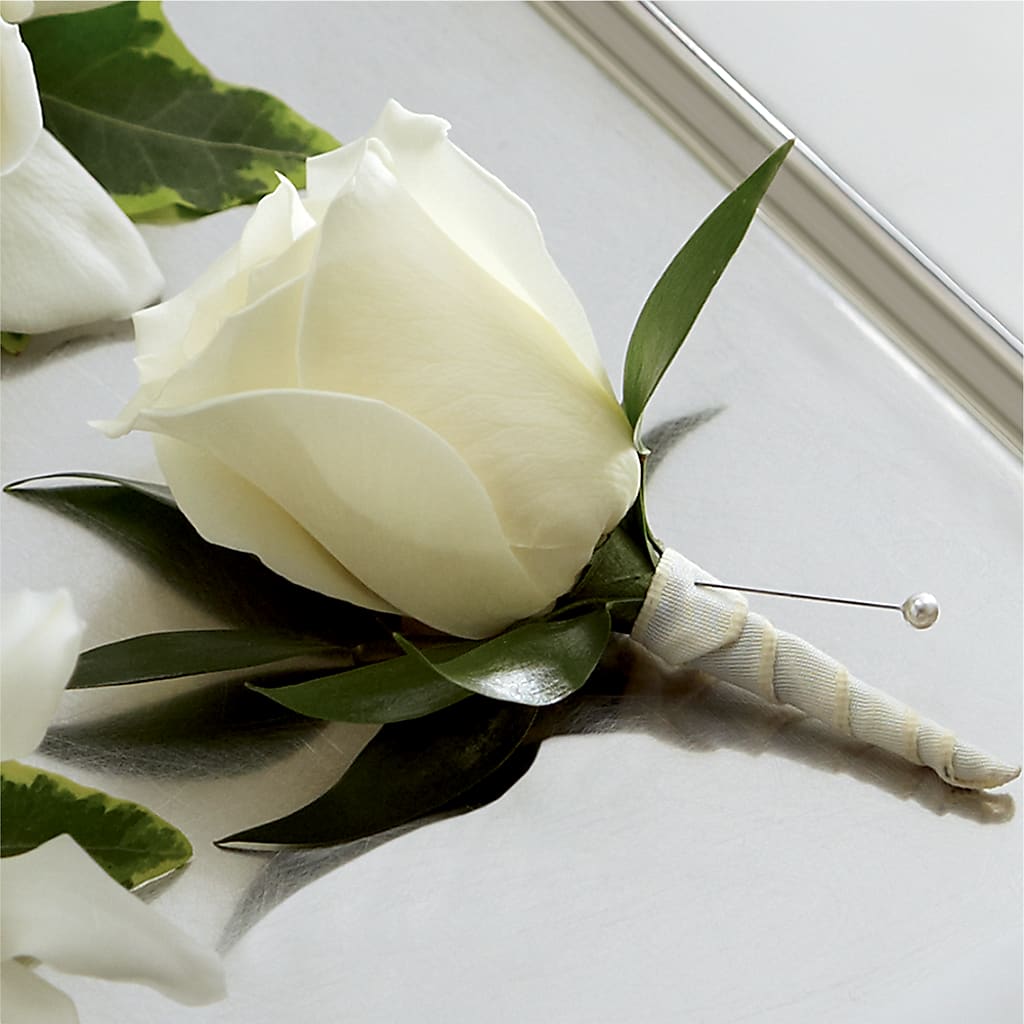 White Rose Boutonniere – Gateway Florist, Rockwood TN
