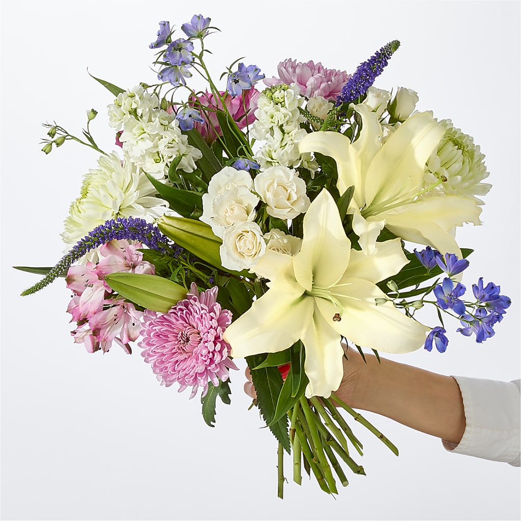 Winter Celebration Bouquet –  Gateway Florist, Rockwood TN