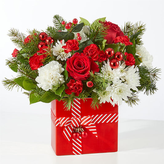 Presents Under the Tree Bouquet –  Gateway Florist, Rockwood TN