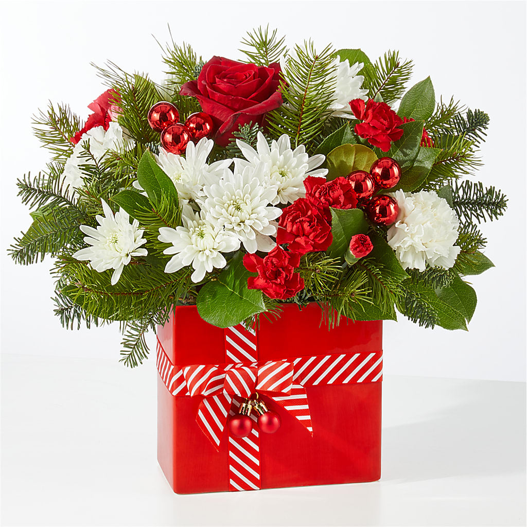 Presents Under the Tree Bouquet –  Gateway Florist, Rockwood TN