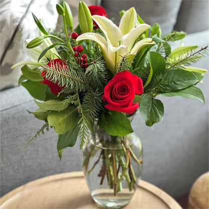 Sparkling Snowflakes Bouquet –  Gateway Florist, Rockwood TN